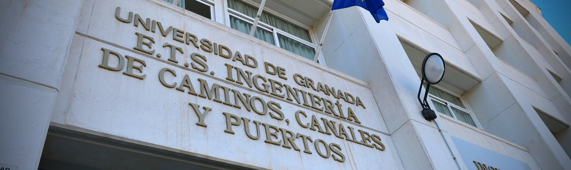 fachada de E.T. S. Ingeniería de caminos, canales y puertos. Universidad de Granada