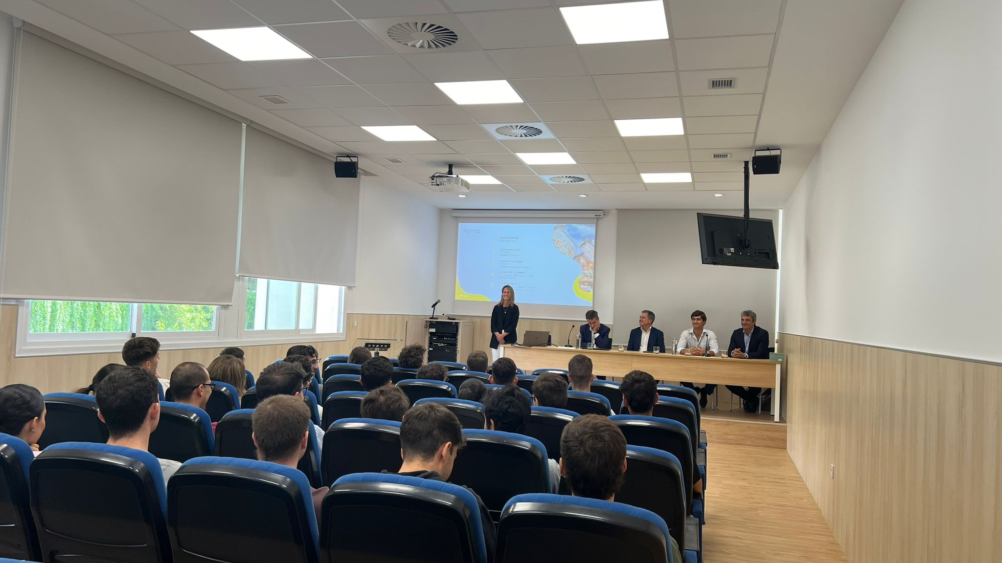 Presentación del curso de Jefe de Obra de Ferrovial en la ETSICCP UGR